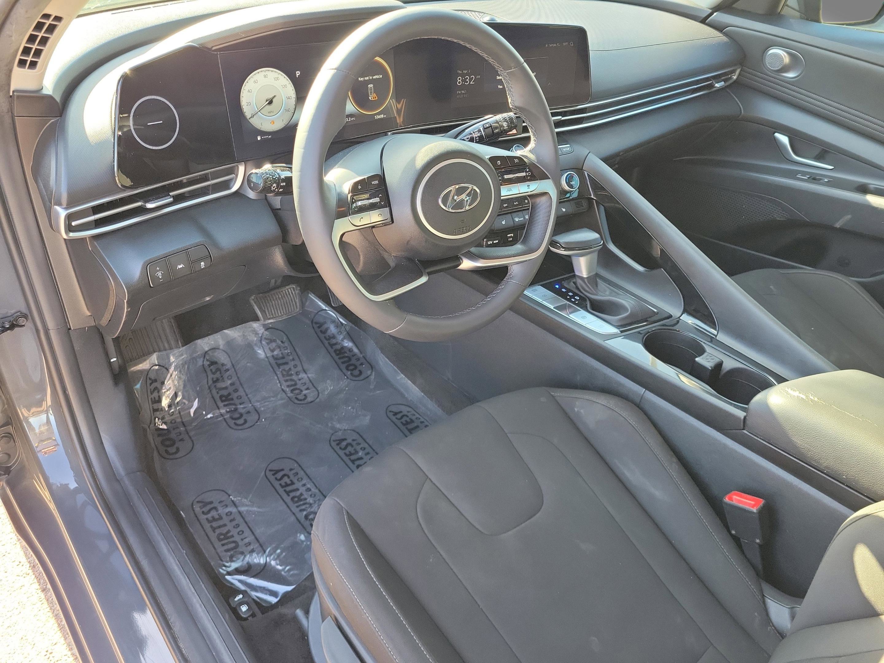 Used 2023 Hyundai Elantra SEL w/ Convenience Package image 17