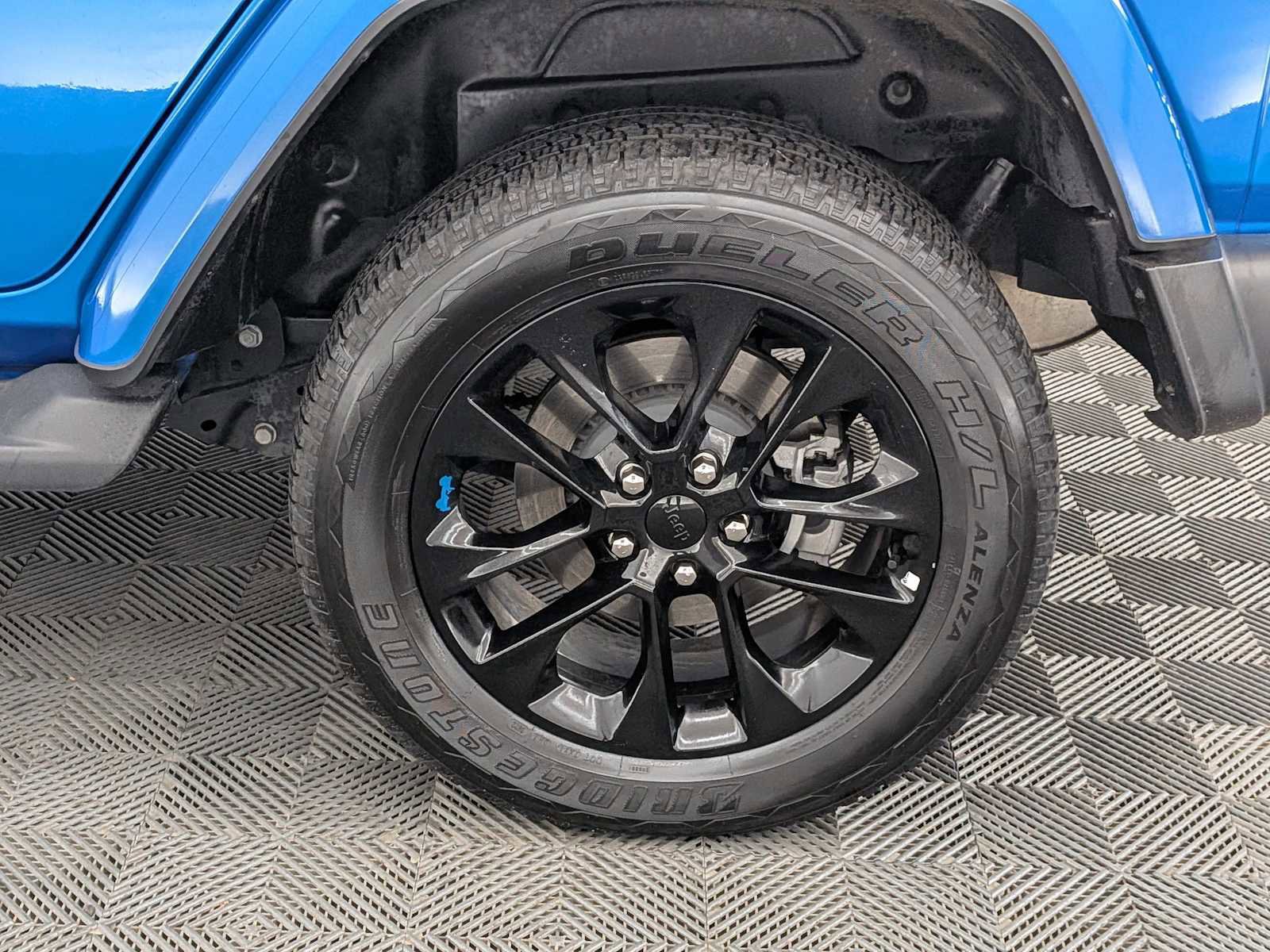 Used 2023 Jeep Wrangler Sahara w/ Cold Weather Group image 13