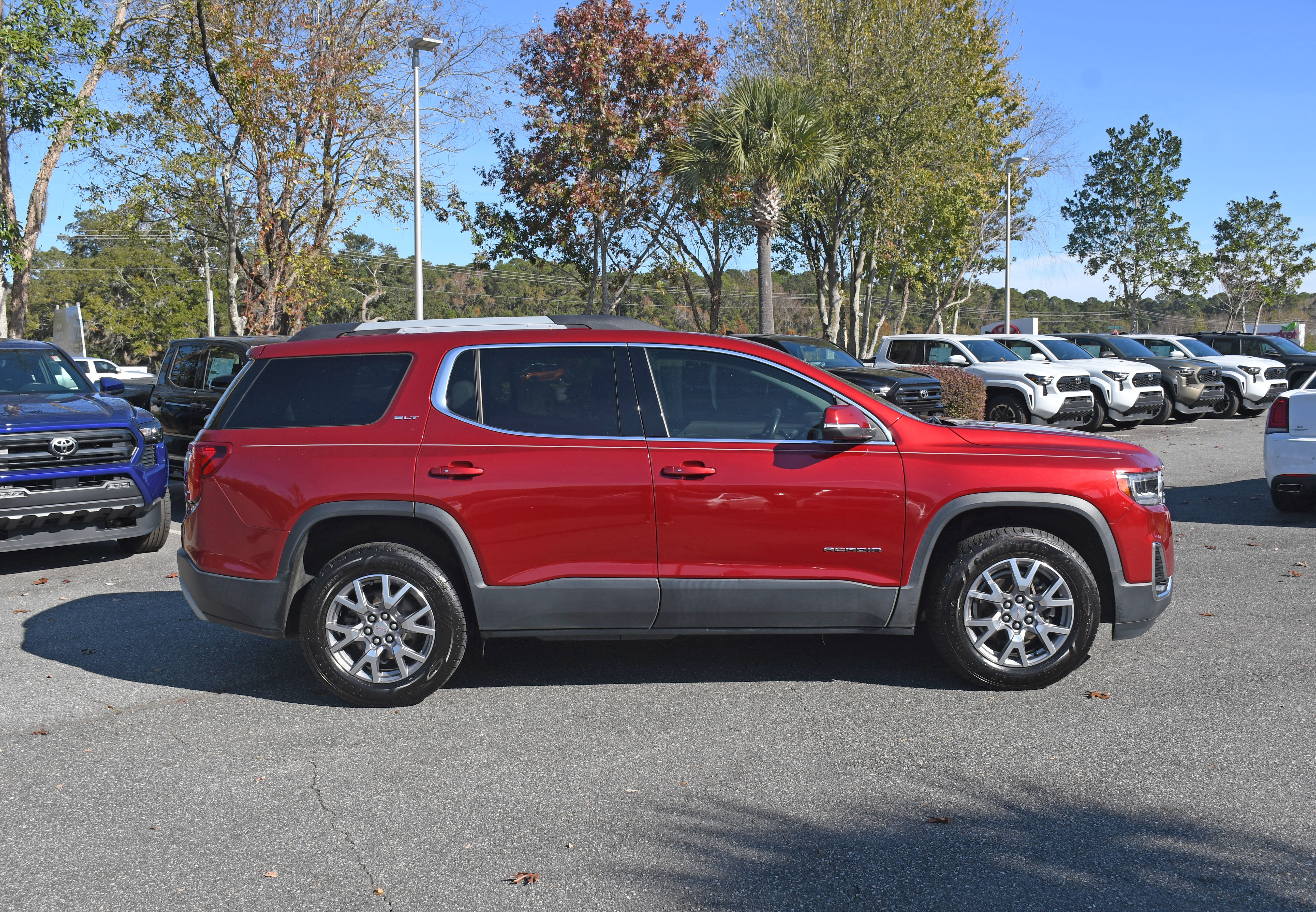 Used 2020 GMC Acadia SLT w/ Premium Package image 5
