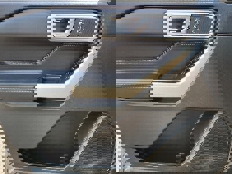 Used 2021 Ford Explorer XLT w/ Equipment Group 202A image 28