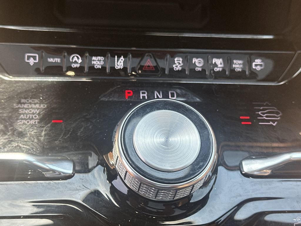 Used 2025 Jeep Grand Wagoneer L Series III w/ Rear Seat Video Group 1 image 32