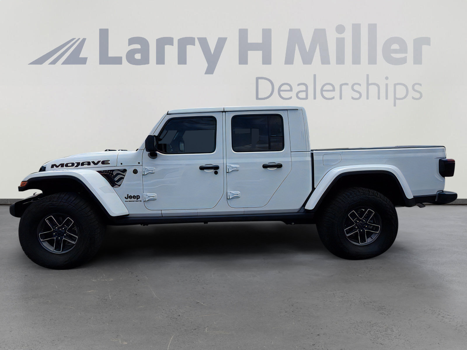Certified 2025 Jeep Gladiator Mojave w/ Convenience Group AWD/4WD image 2