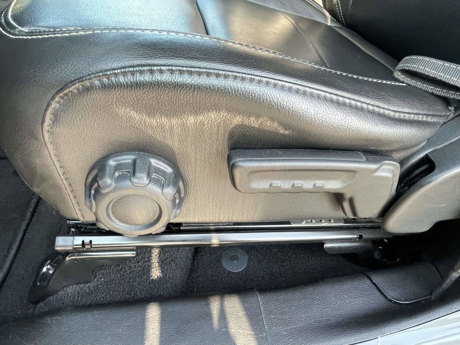 Used 2021 Jeep Wrangler Unlimited Sahara w/ Safety Group image 17