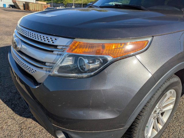 Used 2015 Ford Explorer XLT w/ Equipment Group 202A AWD/4WD image 9