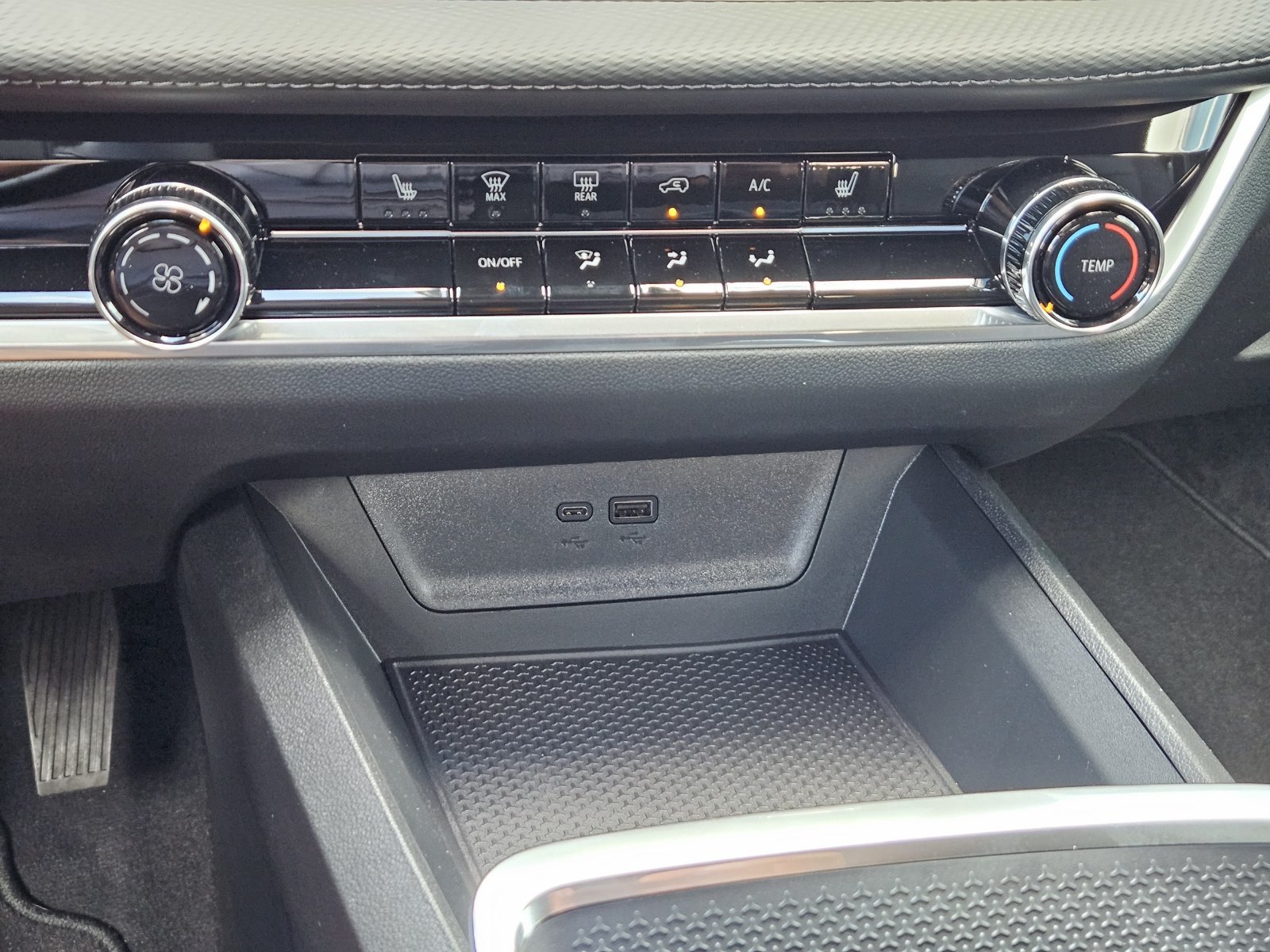 New 2027 Chevrolet Equinox LT w/ Safety and Technology Package FWD image 20