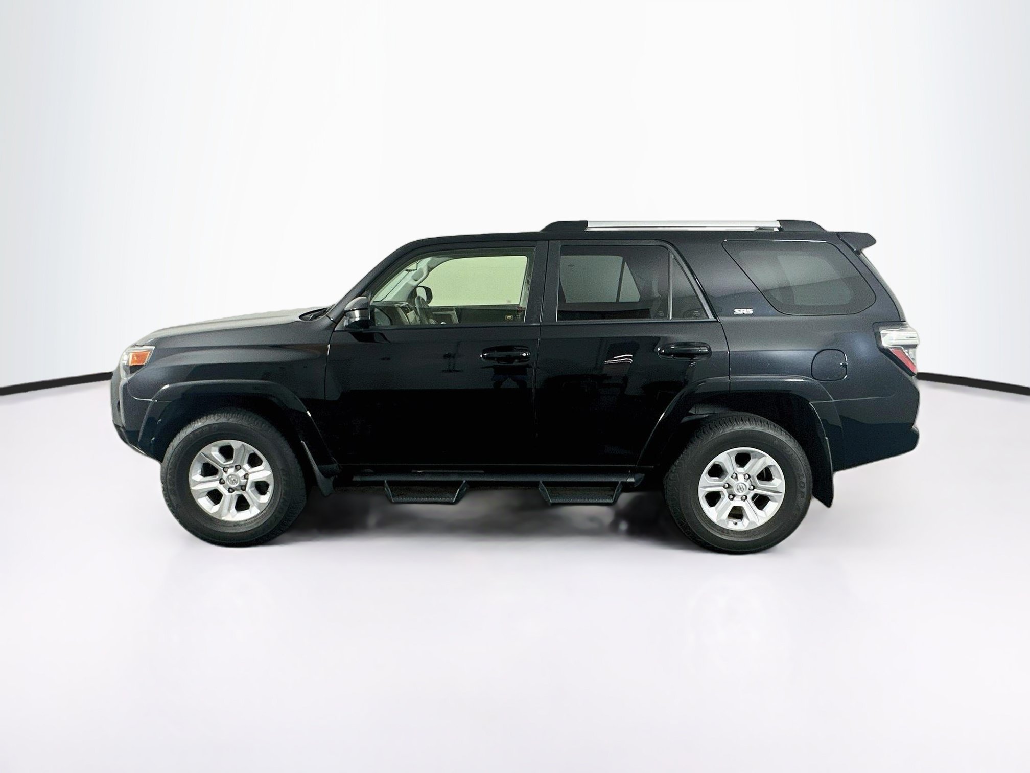Used 2021 Toyota 4Runner SR5 AWD/4WD image 4