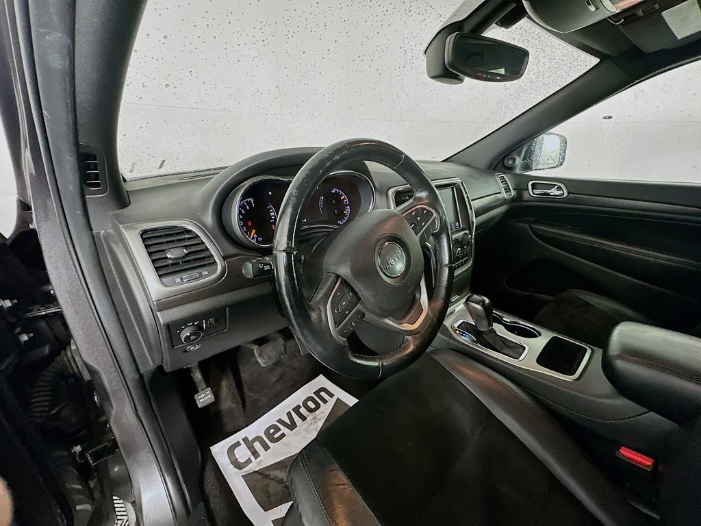 Used 2018 Jeep Grand Cherokee Altitude AWD/4WD image 9