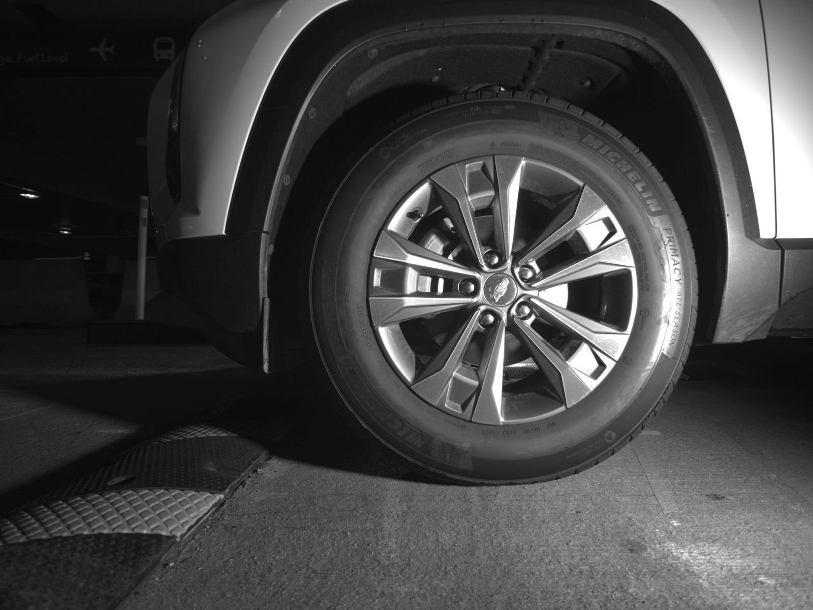 Used 2025 Chevrolet Equinox LT AWD/4WD image 9