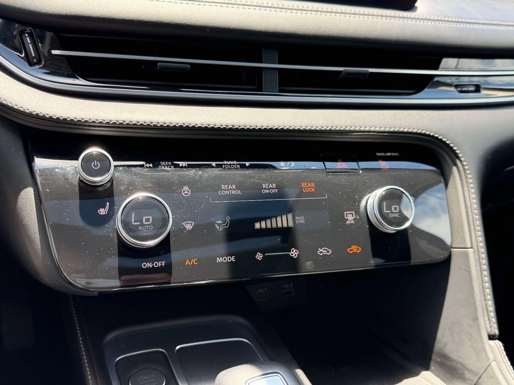 Used 2025 INFINITI QX60 Pure w/ Cargo Package AWD/4WD image 42