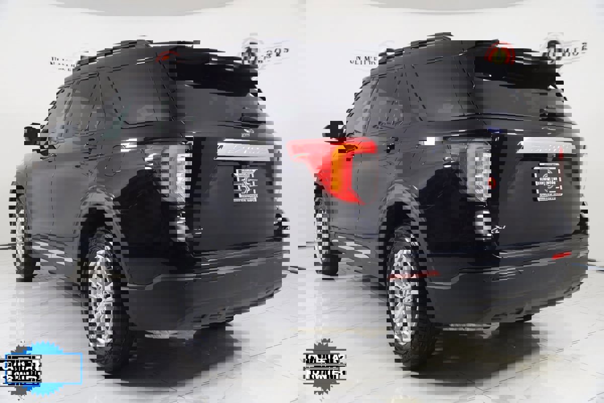 Used 2022 Ford Explorer XLT image 4