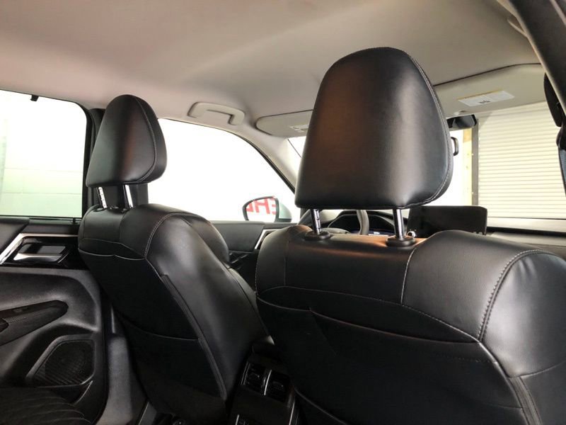 Used 2023 Mitsubishi Outlander SEL image 12