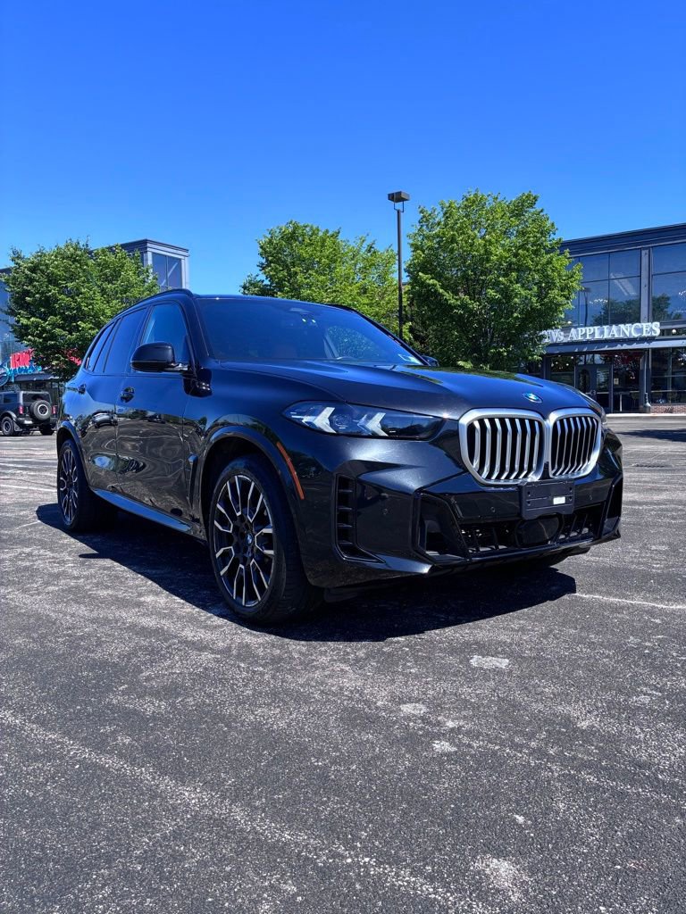 Used 2024 BMW X5 xDrive40i w/ M Sport Package AWD/4WD image 1