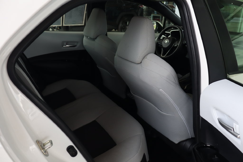 Used 2025 Toyota Corolla SE w/ SE Package FWD image 29