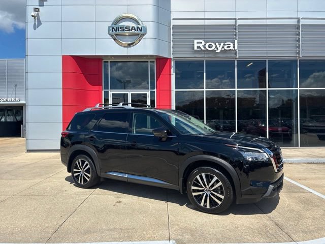 Used 2024 Nissan Pathfinder Platinum FWD video 1
