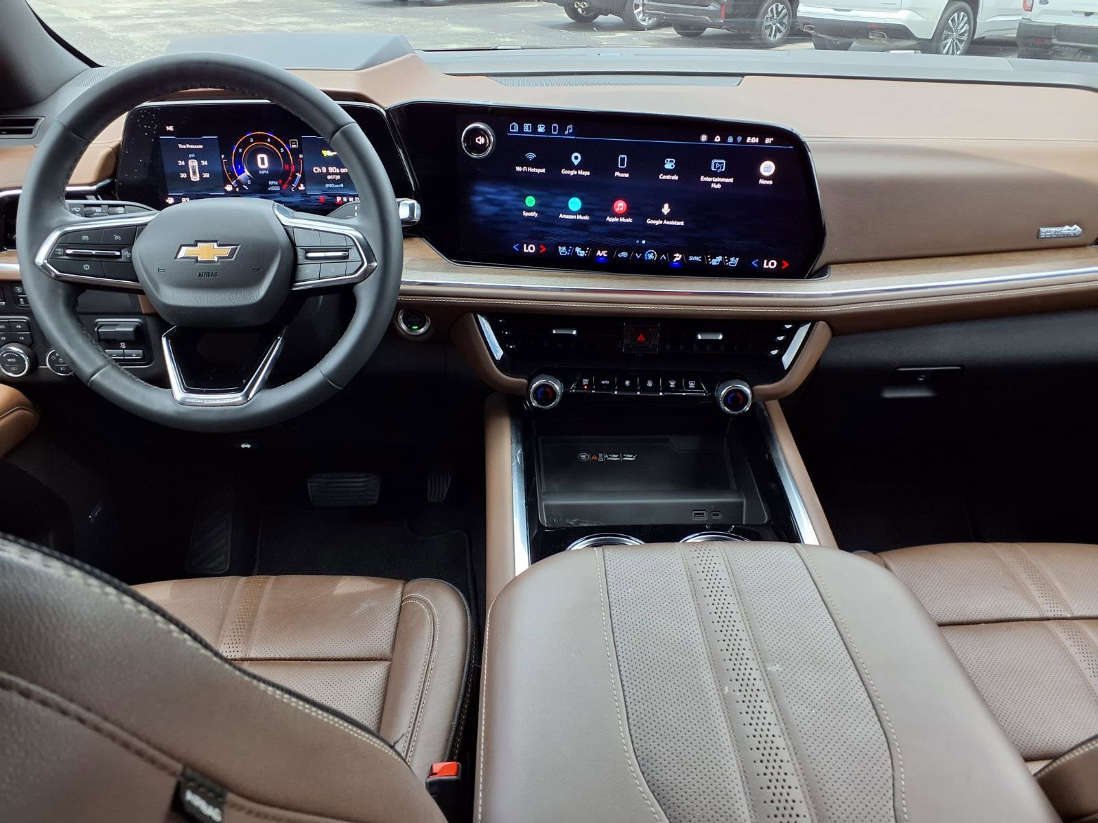 Used 2025 Chevrolet Tahoe High Country AWD/4WD image 9