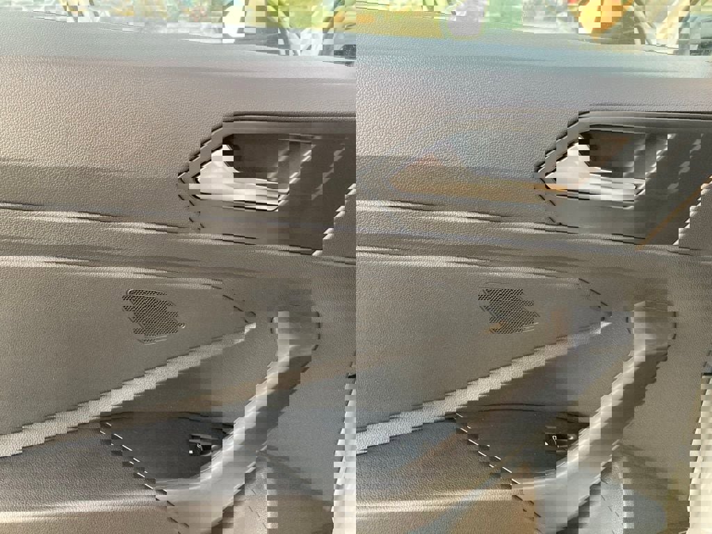 Used 2025 Volkswagen Jetta S image 12