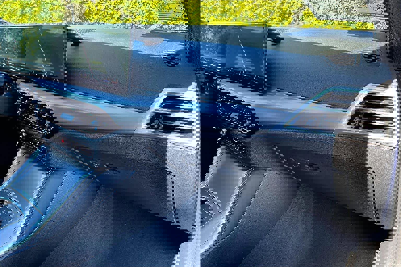 Used 2025 BMW 430i xDrive w/ M Sport Package image 17