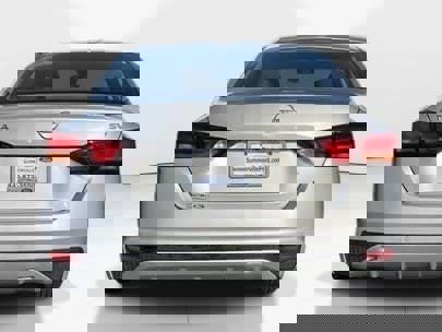 Used 2024 Nissan Altima 2.5 SV image 4