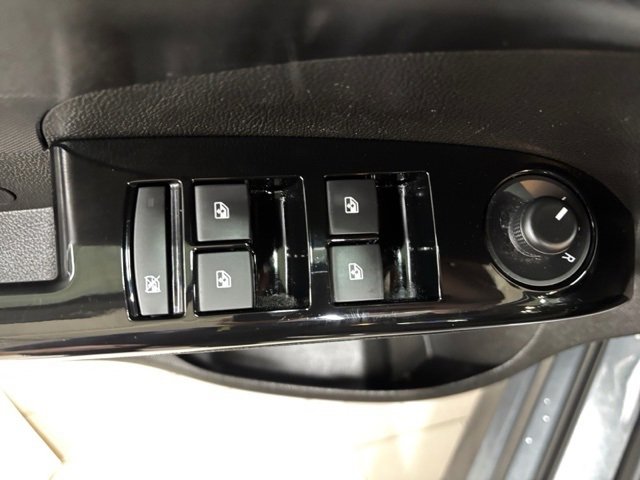 Used 2018 Chevrolet Sonic LT w/ Convenience Package image 9