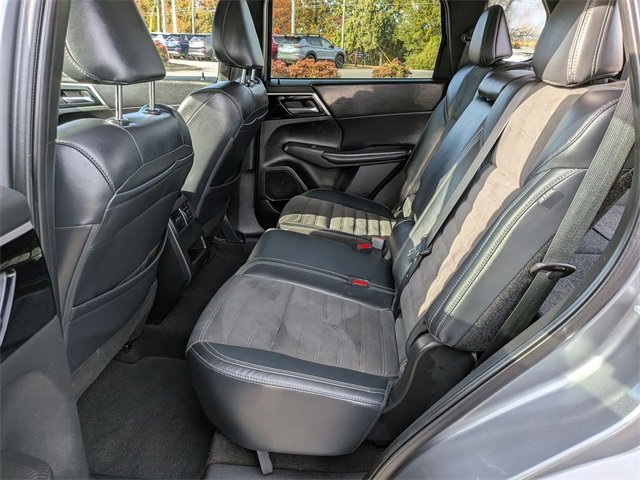 Used 2022 Mitsubishi Outlander SE image 28