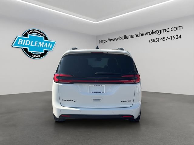Used 2025 Chrysler Pacifica Limited FWD image 7