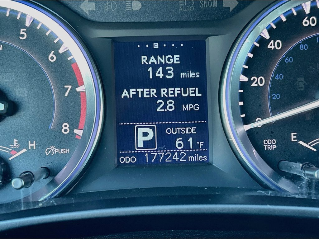 Used 2016 Toyota Highlander LE AWD/4WD image 12