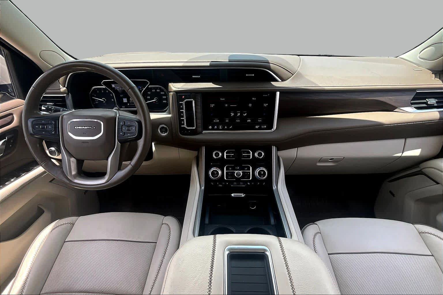 Used 2021 GMC Yukon XL Denali w/ Denali Premium Package RWD image 16