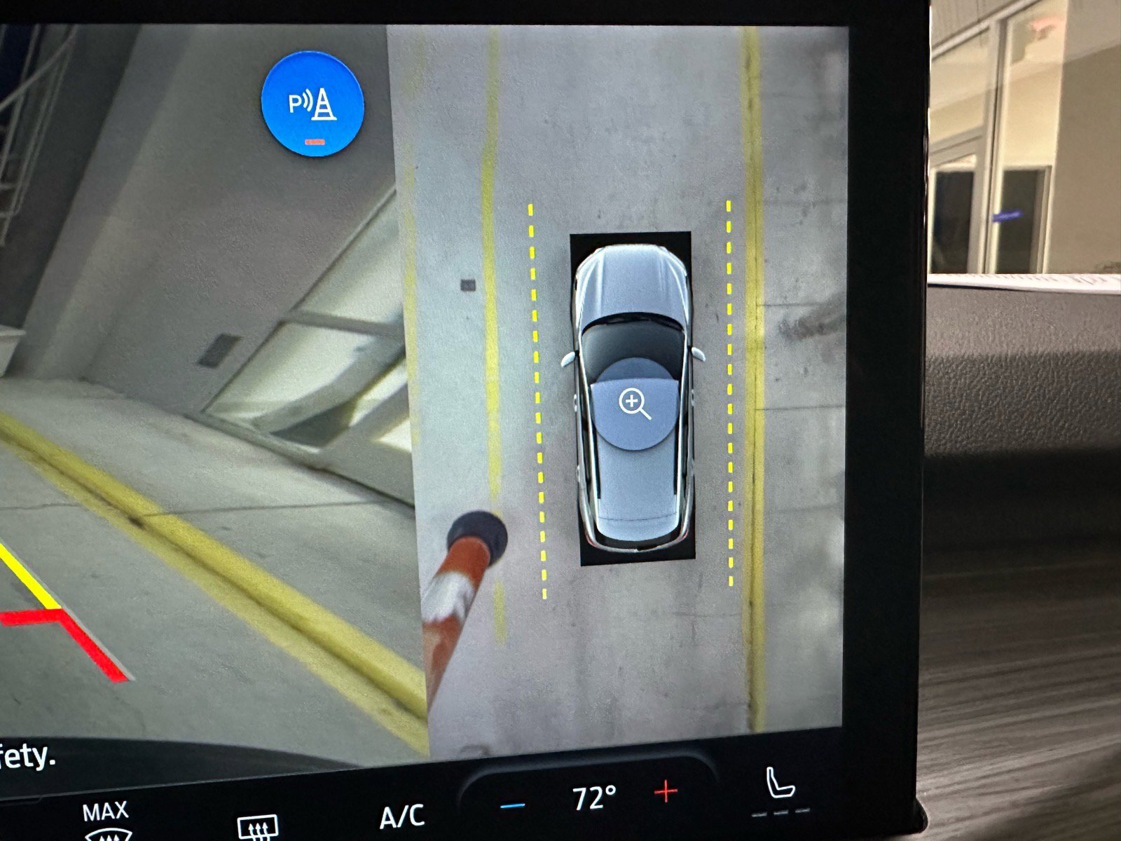 Certified 2025 Ford Escape Platinum w/ Premium Technology Package image 43