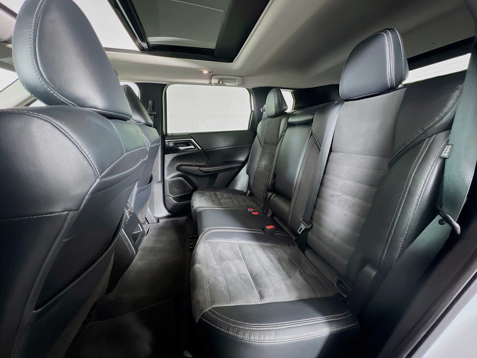 Used 2022 Mitsubishi Outlander SE image 22