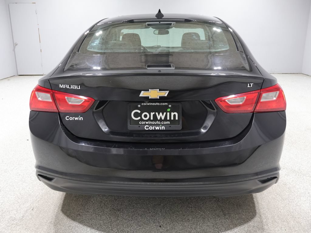 Used 2017 Chevrolet Malibu LT w/ Leather Package FWD image 3