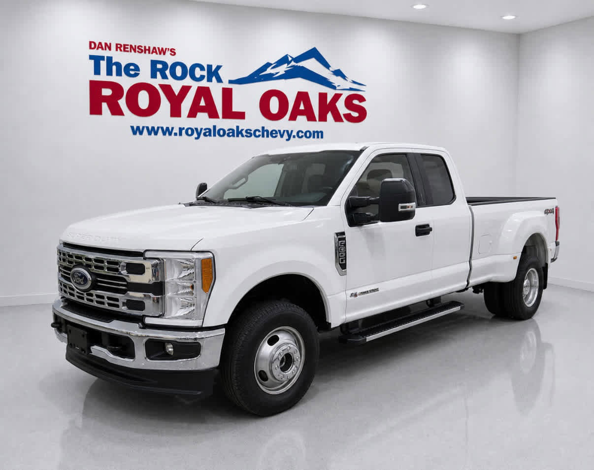 Used 2022 Ford F350 XLT AWD/4WD image 1
