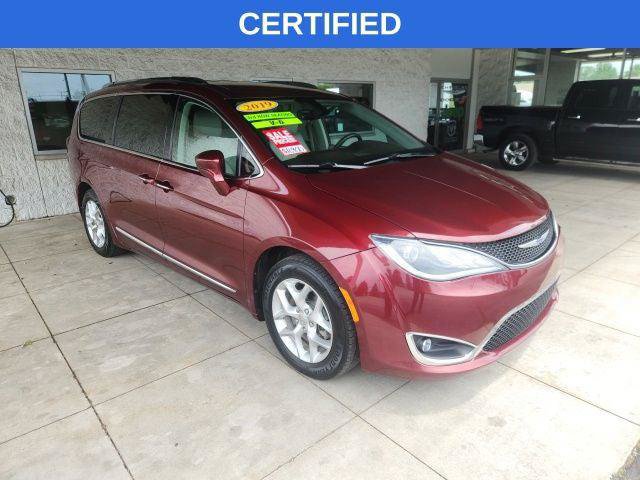 Certified 2019 Chrysler Pacifica Touring-L Plus w/ Tire & Wheel Group FWD image 1