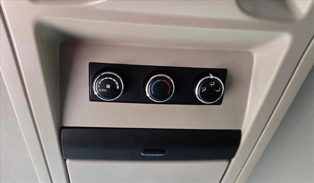 Used 2014 Chrysler Town & Country Touring FWD image 15