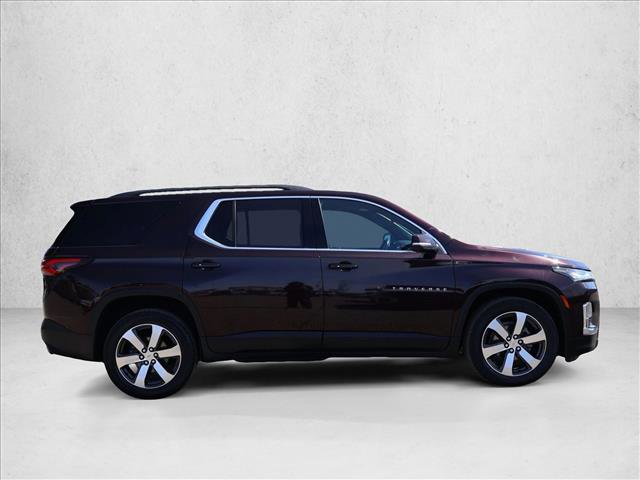 Used 2022 Chevrolet Traverse LT w/ LT Premium Package AWD/4WD image 4