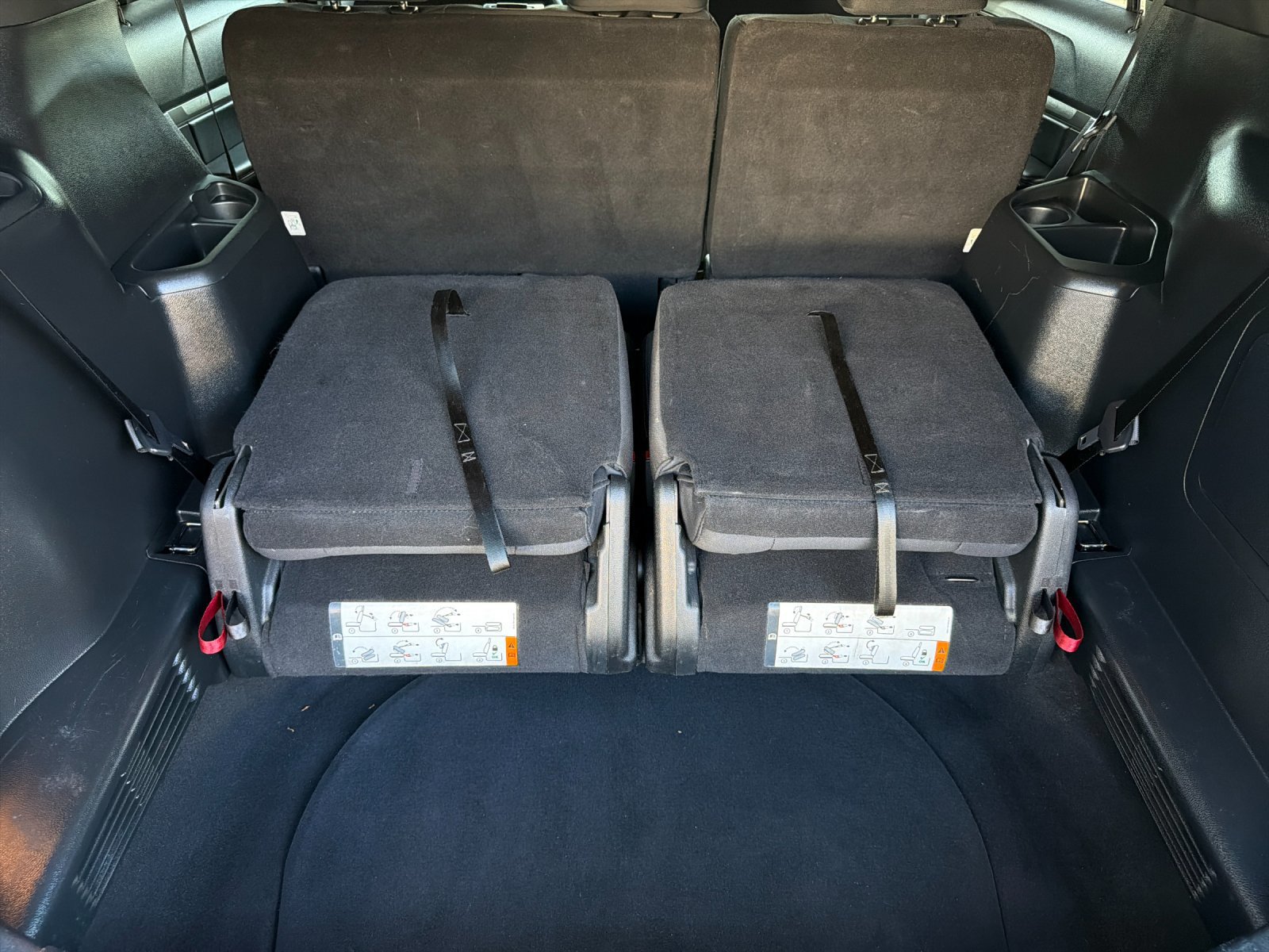 Used 2018 Ford Explorer XLT FWD image 15