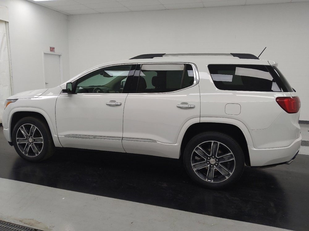 Used 2019 GMC Acadia Denali w/ Technology Package FWD image 3