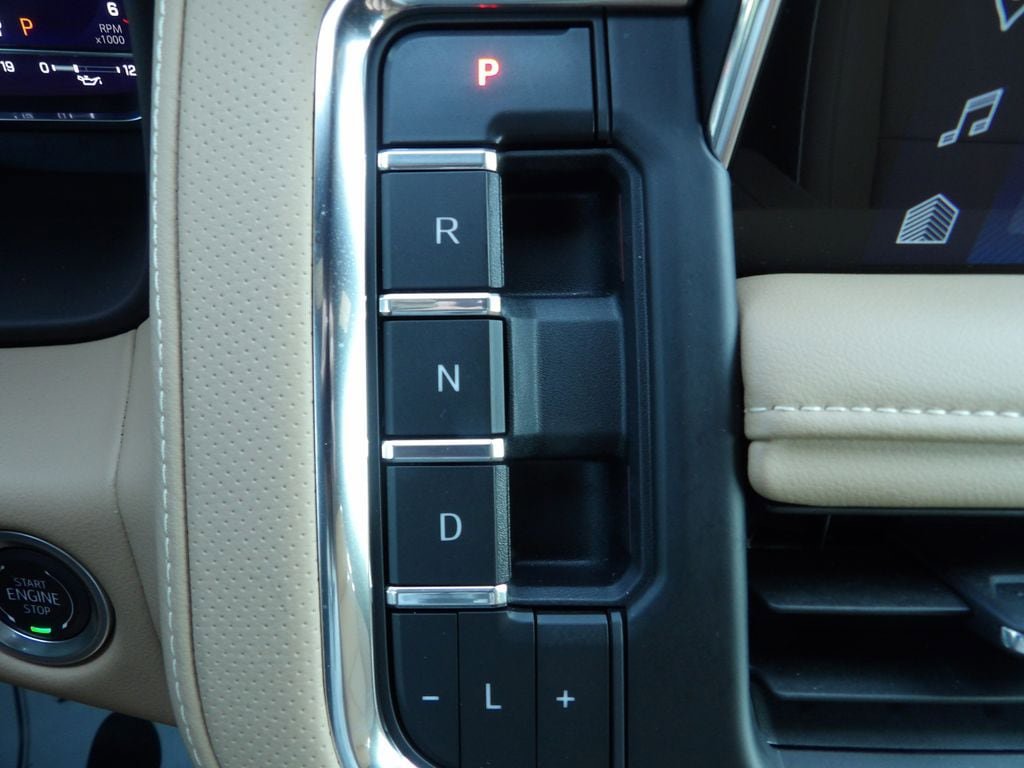 Used 2024 Chevrolet Tahoe Premier w/ Premium Package 2 AWD/4WD image 25