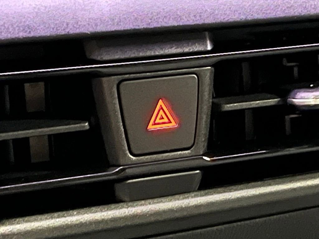 New 2025 Volkswagen Tiguan SE R-Line image 11