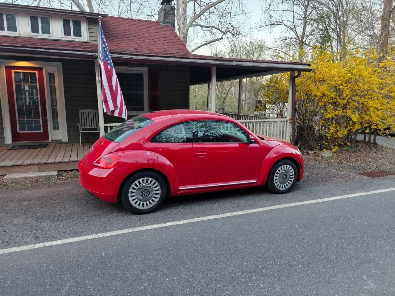 Used 2015 Volkswagen Beetle 1.8T FWD image 1