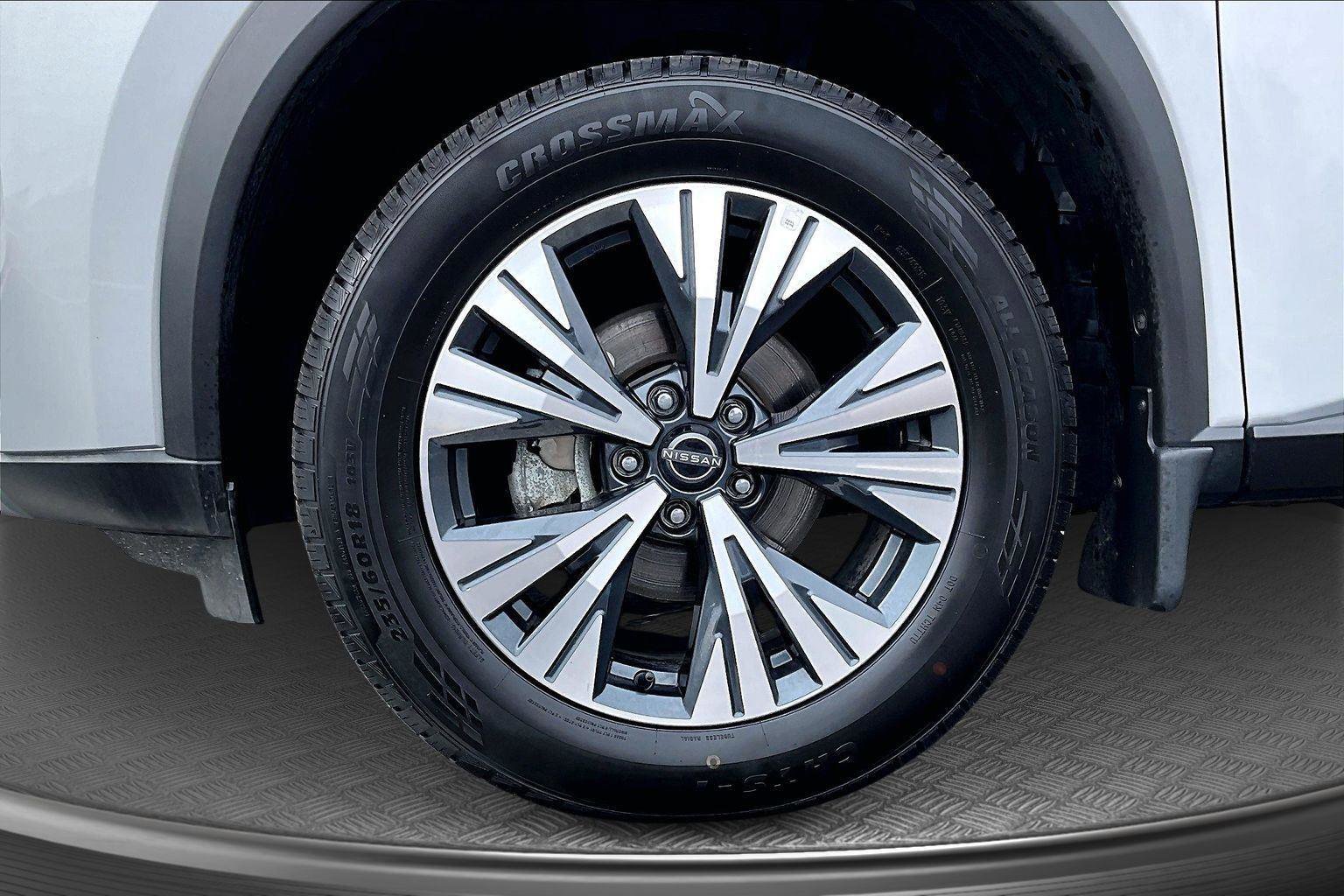 Used 2023 Nissan Rogue SV image 10