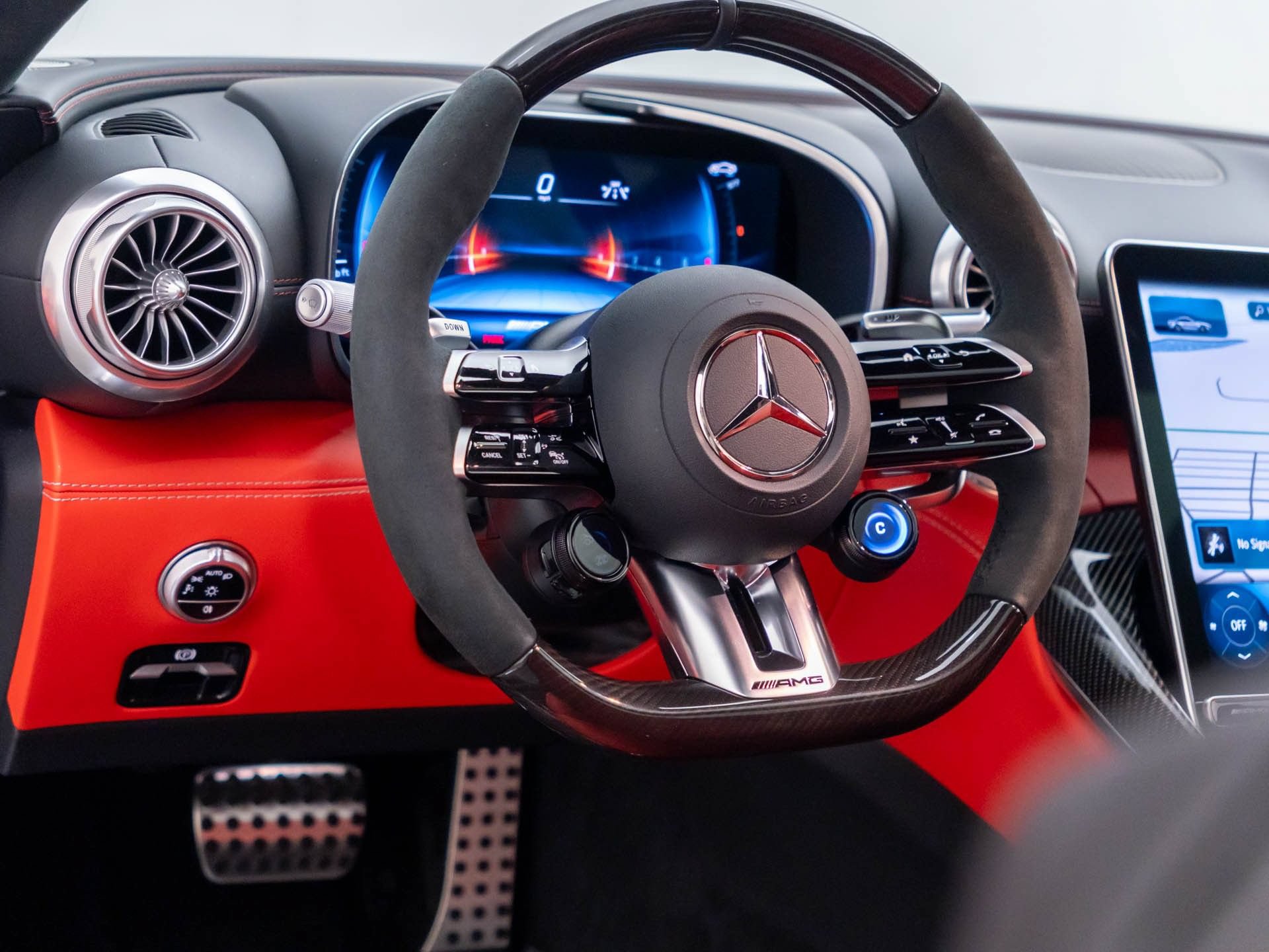 Used 2025 Mercedes-Benz AMG GT 63 image 10