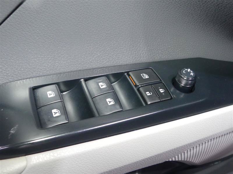 Used 2020 Toyota Camry LE FWD image 18