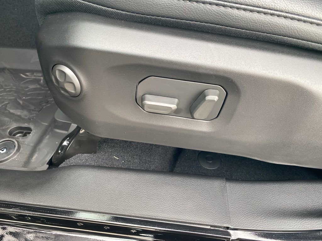 Used 2025 Jeep Gladiator High Tide image 12