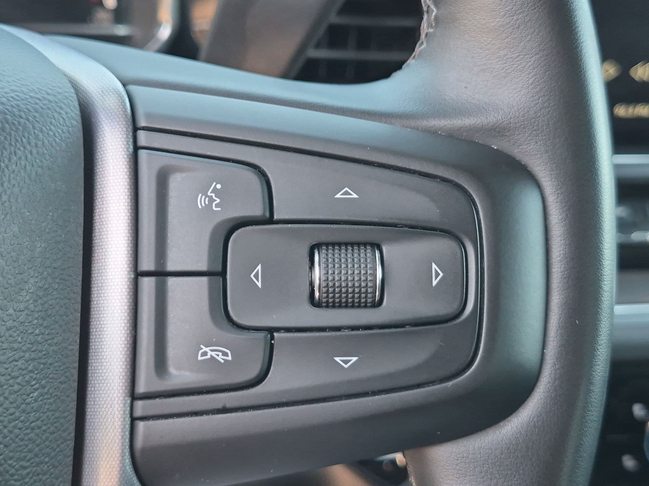 Used 2025 GMC Sierra 1500 SLT AWD/4WD image 19