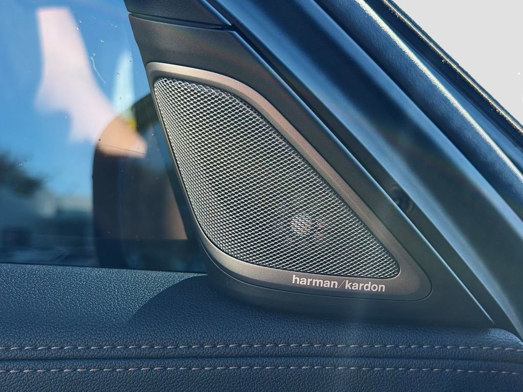 Used 2019 BMW 750i xDrive w/ M Sport Package image 27