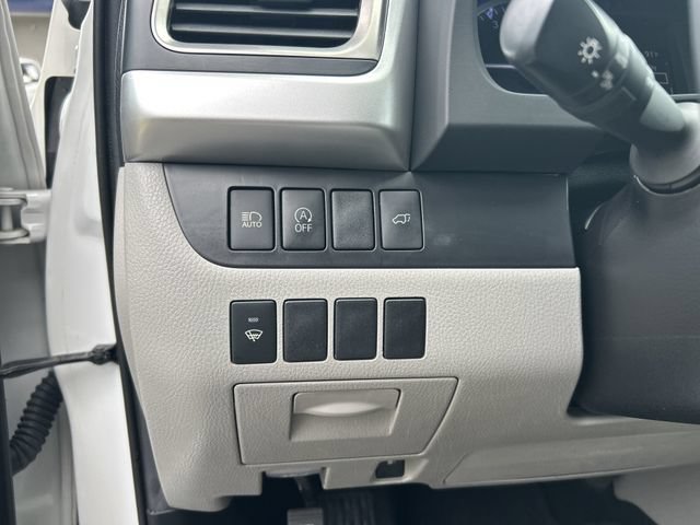 Used 2019 Toyota Highlander XLE FWD image 19
