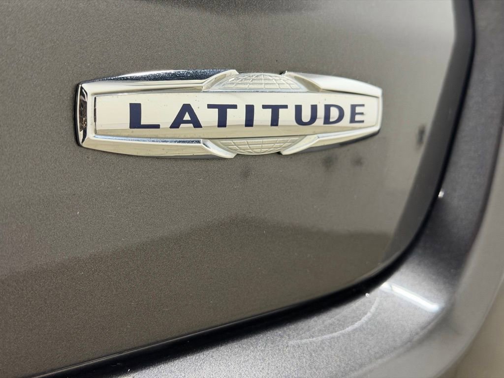 Used 2020 Jeep Compass Latitude w/ Cold Weather Group image 13