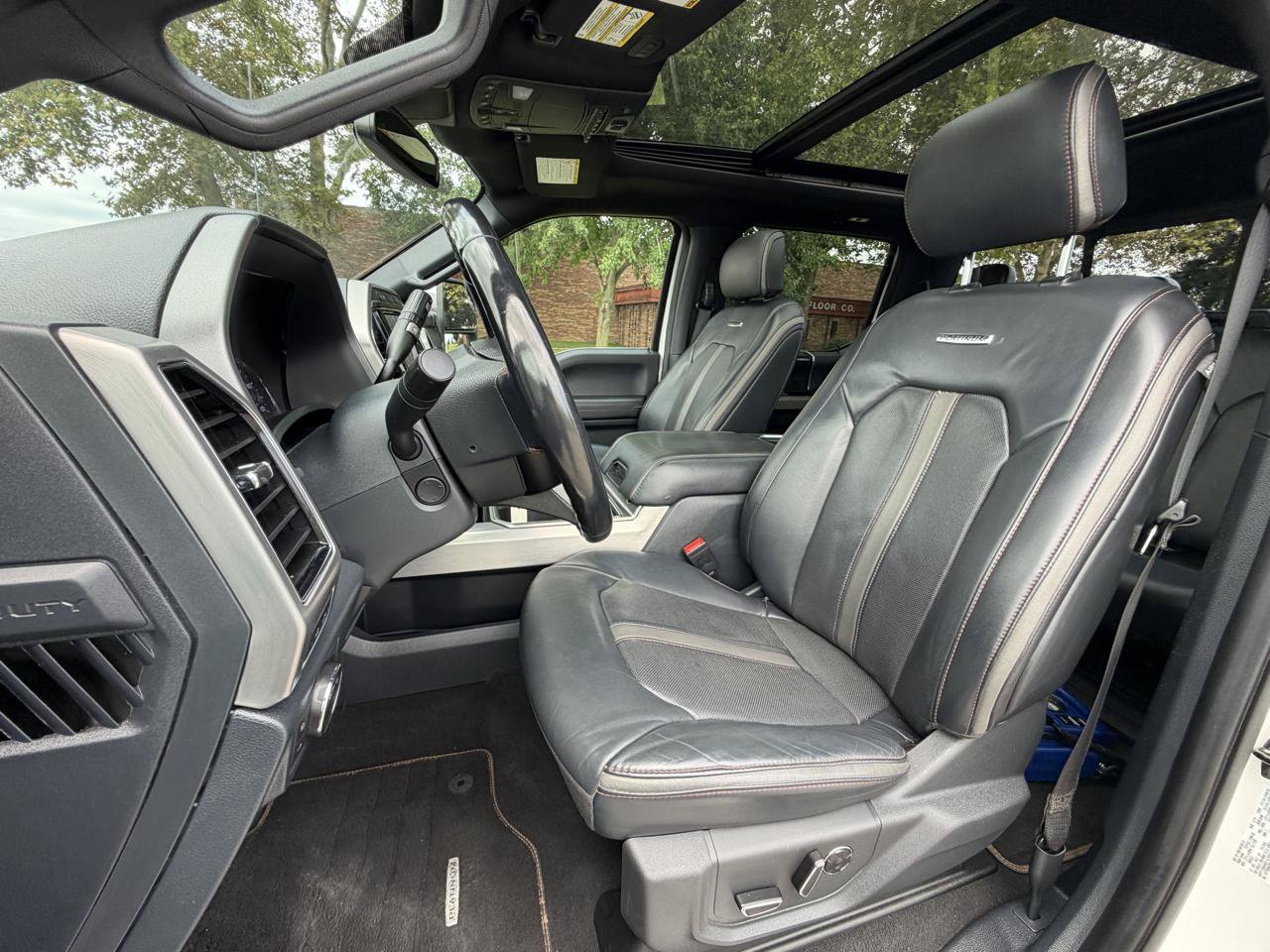 Used 2022 Ford F250 Platinum w/ FX4 Off-Road Package AWD/4WD image 21