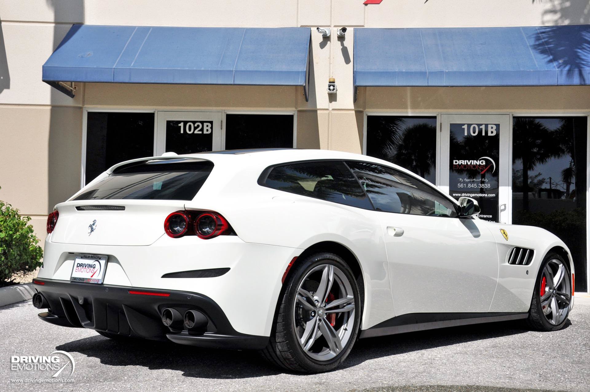 Used 2017 Ferrari GTC4Lusso AWD/4WD image 18