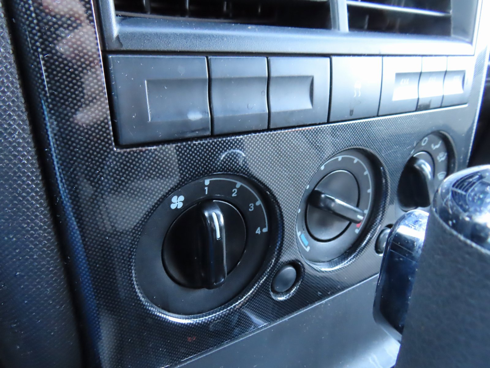 Used 2008 Ford Explorer Sport Trac XLT image 24